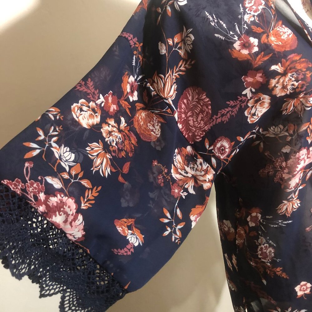Embrace Effortless Style: Wallflower XL  Open-Front Kimono - Picture 7 of 16